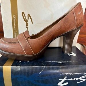 Ellemenno  Pumps - Size 9 1/2 Dark brown